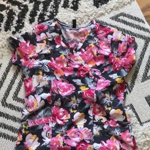Elle scrub top